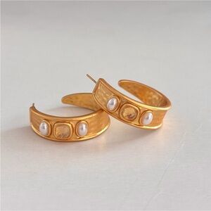 NWOT Julie Vos Savoty Statement Hoop Earring